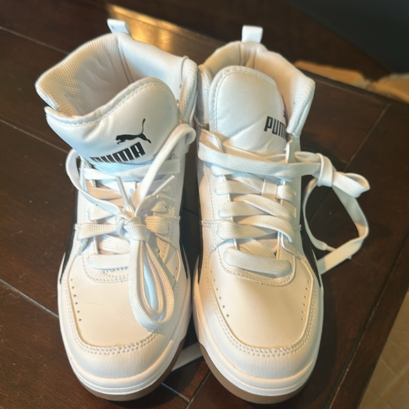 Puma Youth size high tops- new without tags - Picture 2 of 6